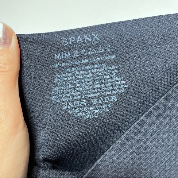 Spanx Look at Me Now Seamless Leggings in Navy M NWOT - Picture 8 of 10